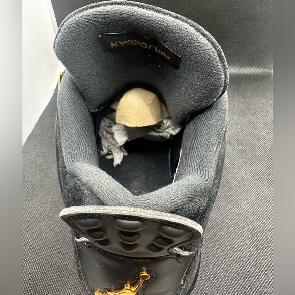 Jordan 4 Retro Royalty (size 9.5) - Picture 7 of 15